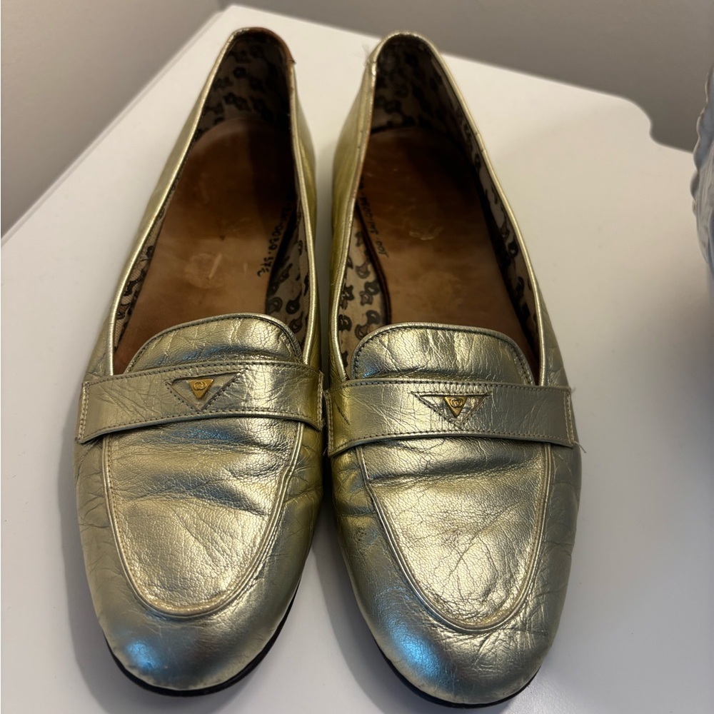 Vintage Women’s Gold Gucci Loafers Size 37